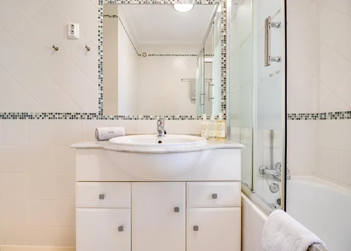 Old Town 2br 50m Ocean W/ Ac Wi-fi Parking Terrace *