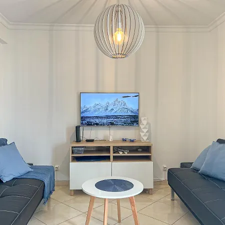 Old Town 2br 50m Ocean W/ Ac Wi-fi Parking Terrace 아파트 *