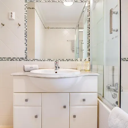 Old Town 2br 50m Ocean W/ Ac Wi-fi Parking Terrace *